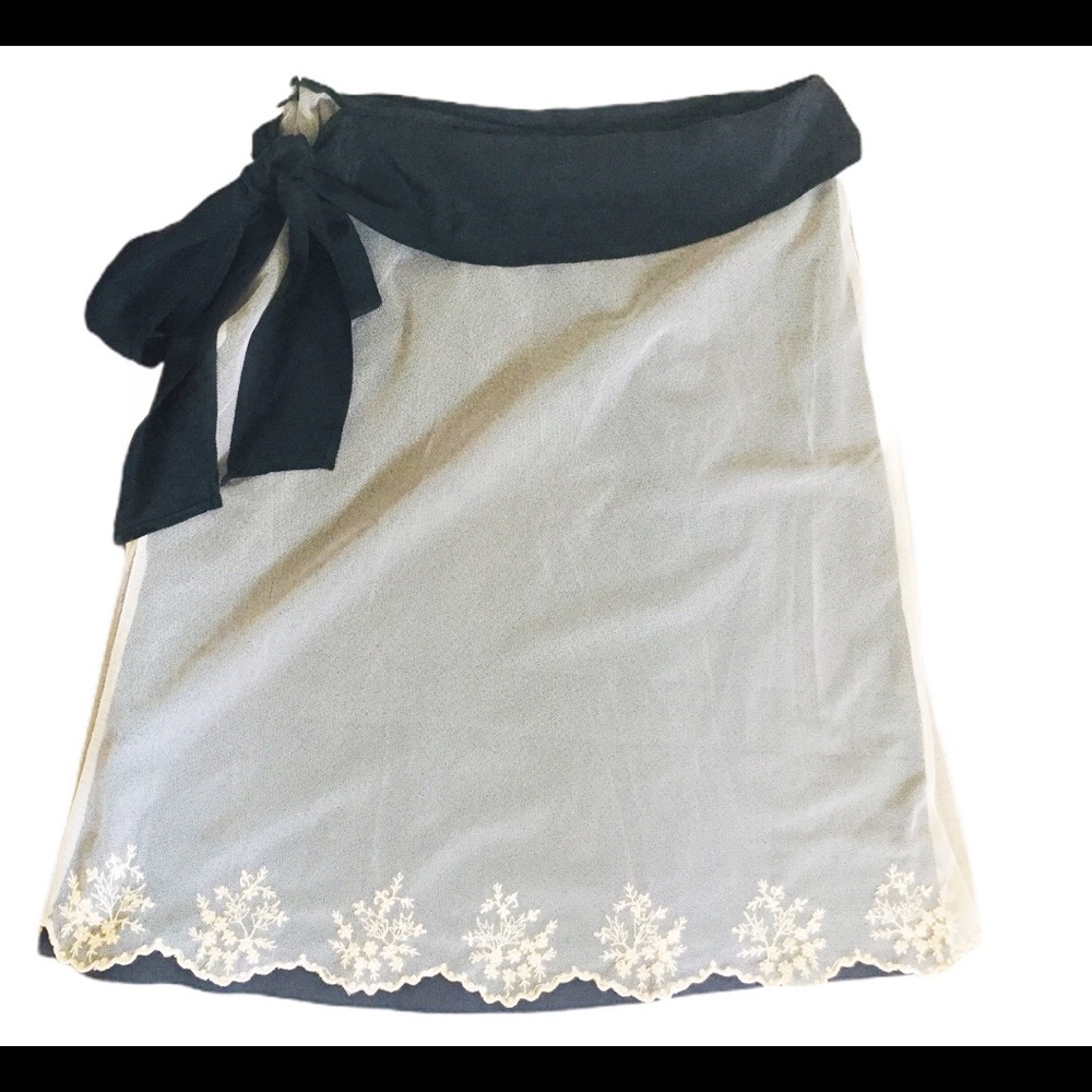 ANTHROPOLOGIE ODILLE Lace/Silk Floral Scallop Trim A Line Skirt Black/Ivory Sz 4 - Picture 7 of 8